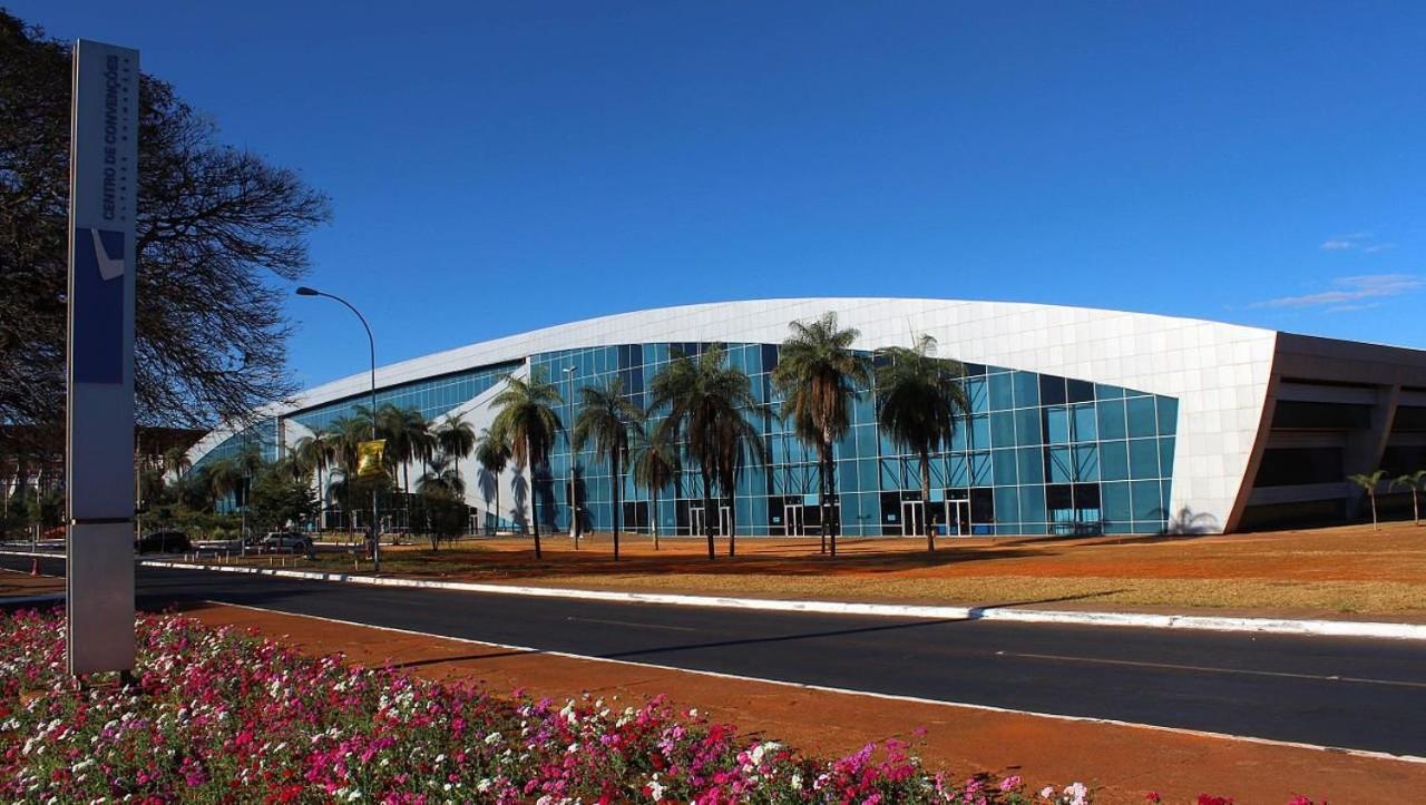 V822 Apart Aconchegante Em Frente Ao Shopping Brasília Luaran gambar
